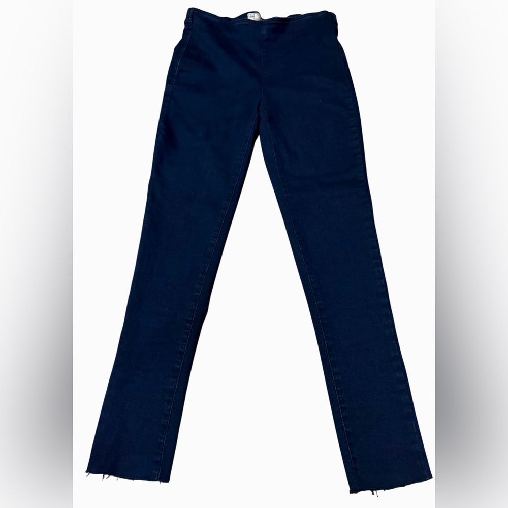 Free People Women’s Deep Blue Hue Skinny Jeans, Sz 29
NWOT